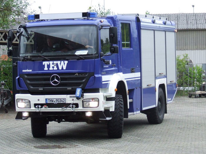 Gerätekraftwagen (GKW) des THW-Ortsverbands Radolfzell, Mercedes-Benz Axor.